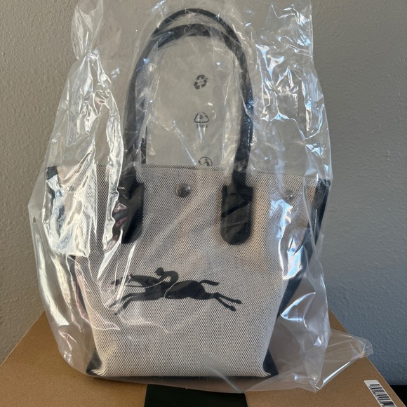 Longchamp Essential XS canvas tote Bag in ecru - Picture 4 of 5